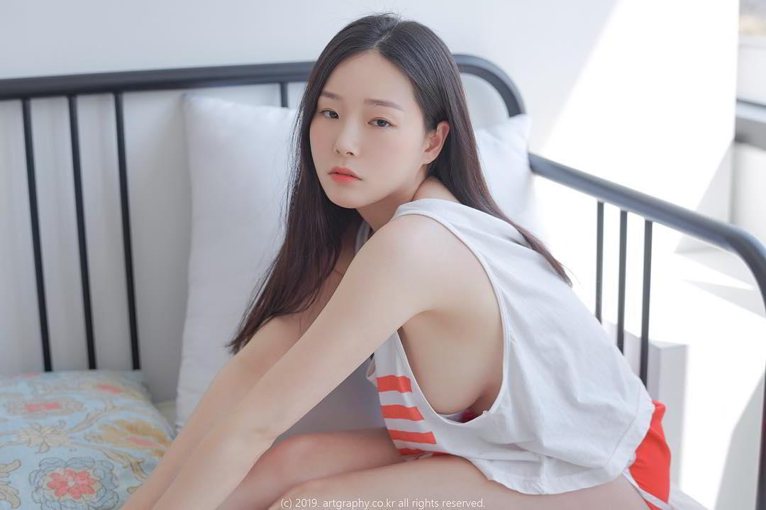 Korean Model Pia Han Mou tells you the attraction of single eyelids