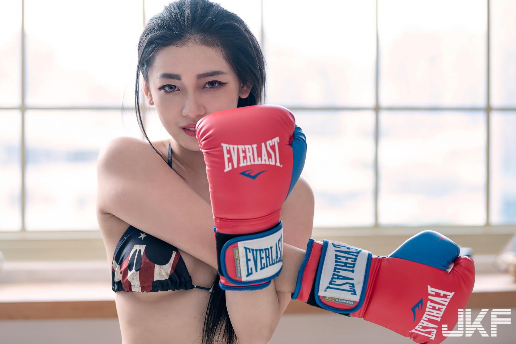 Boxing Girls Xia Mu Guang Hit Your Heart