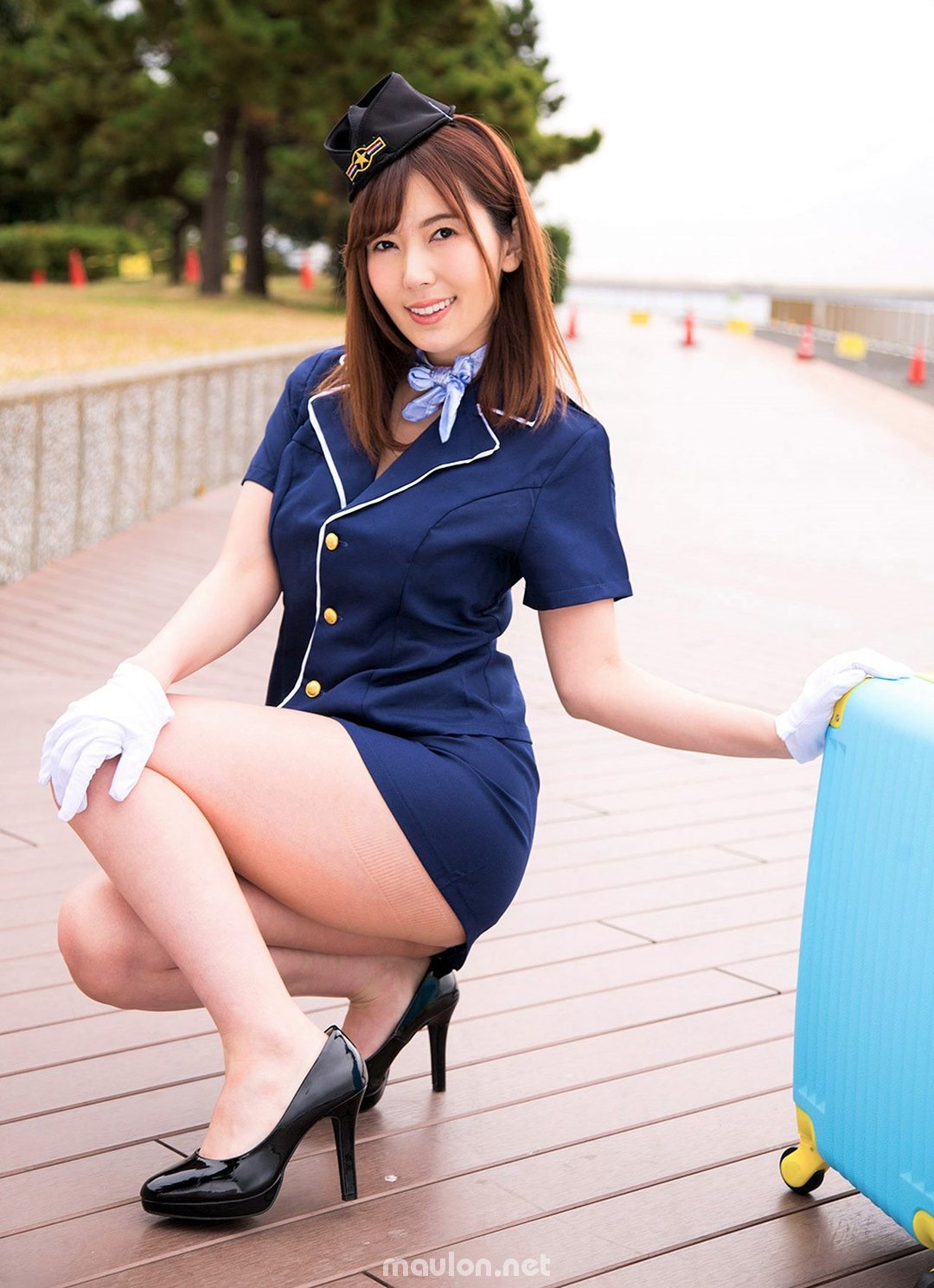 Nữ tiếp viên hàng không Yui Hatano