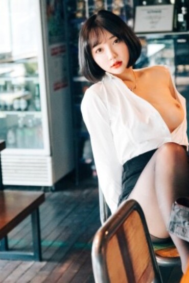 Em nhân viên pha chế, am hiểu 69 tư thế