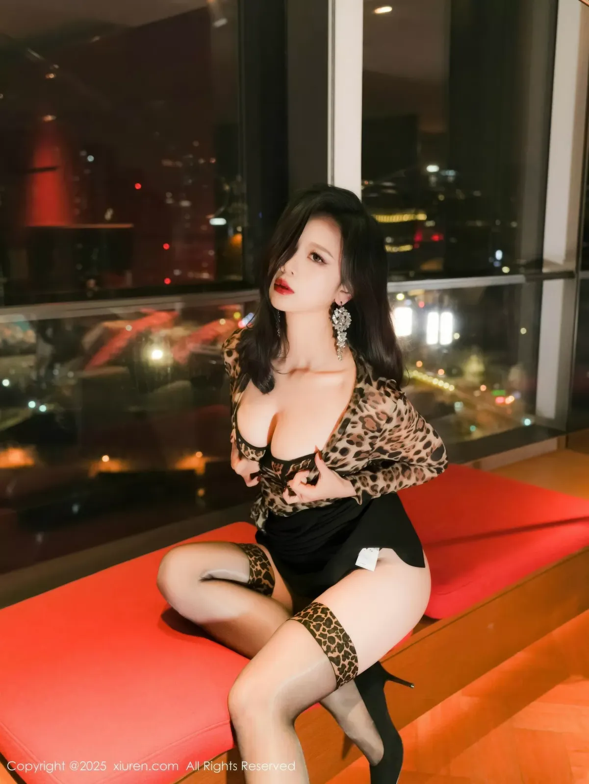 XiuRen No.10901 玫瑰我爱你 XiuRen No.10901 玫瑰我爱你