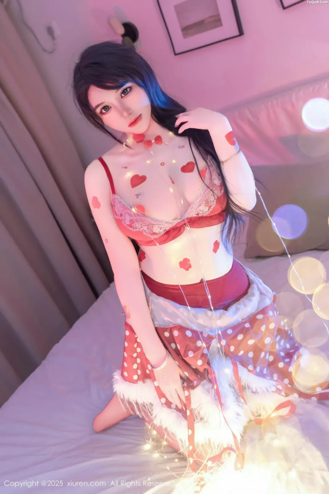 XiuRen No.11154 汐汐爱吃草莓 XiuRen No.11154 汐汐爱吃草莓