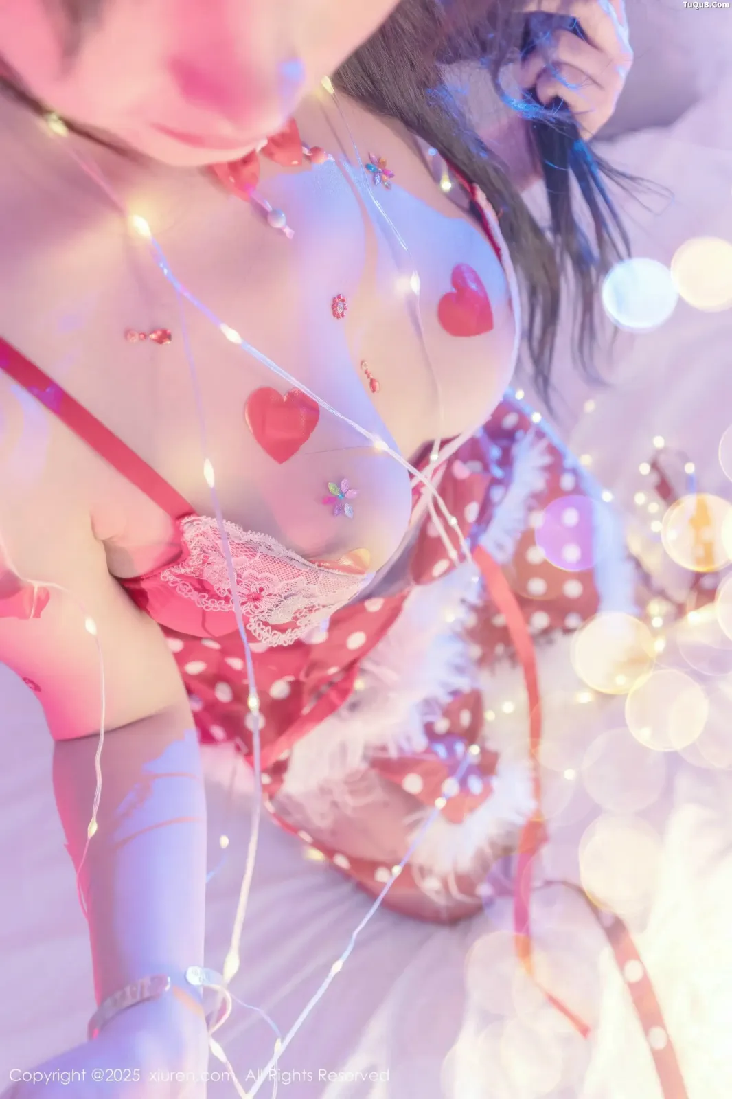 XiuRen No.11154 汐汐爱吃草莓 XiuRen No.11154 汐汐爱吃草莓