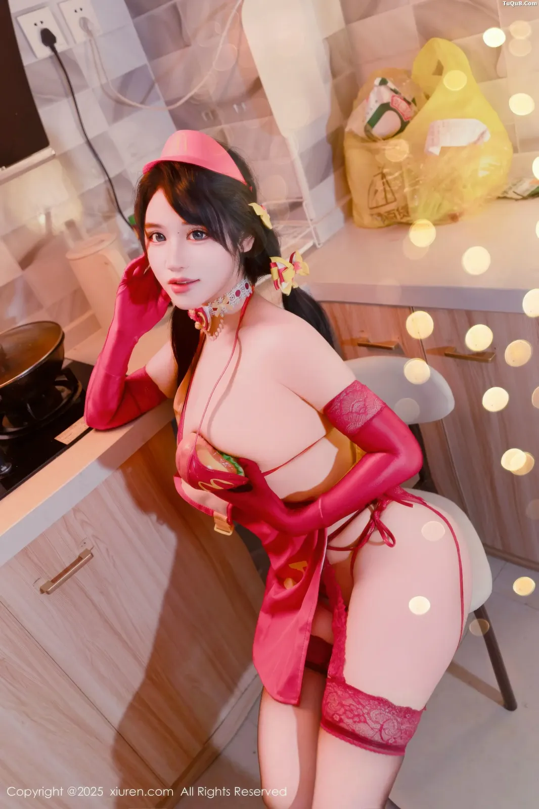 XiuRen No.11154 汐汐爱吃草莓 XiuRen No.11154 汐汐爱吃草莓