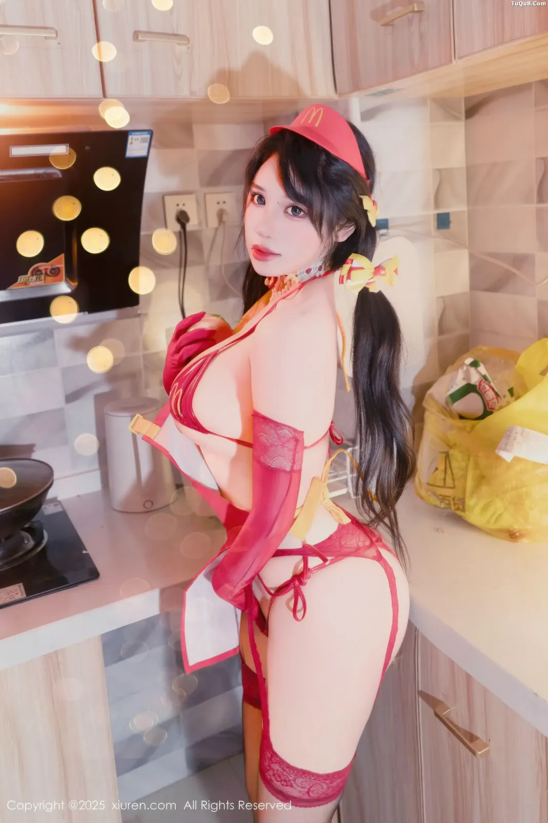 XiuRen No.11154 汐汐爱吃草莓 XiuRen No.11154 汐汐爱吃草莓