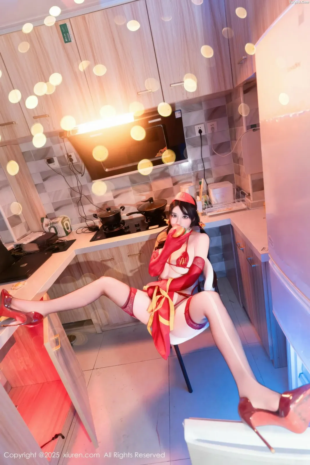 XiuRen No.11154 汐汐爱吃草莓 XiuRen No.11154 汐汐爱吃草莓