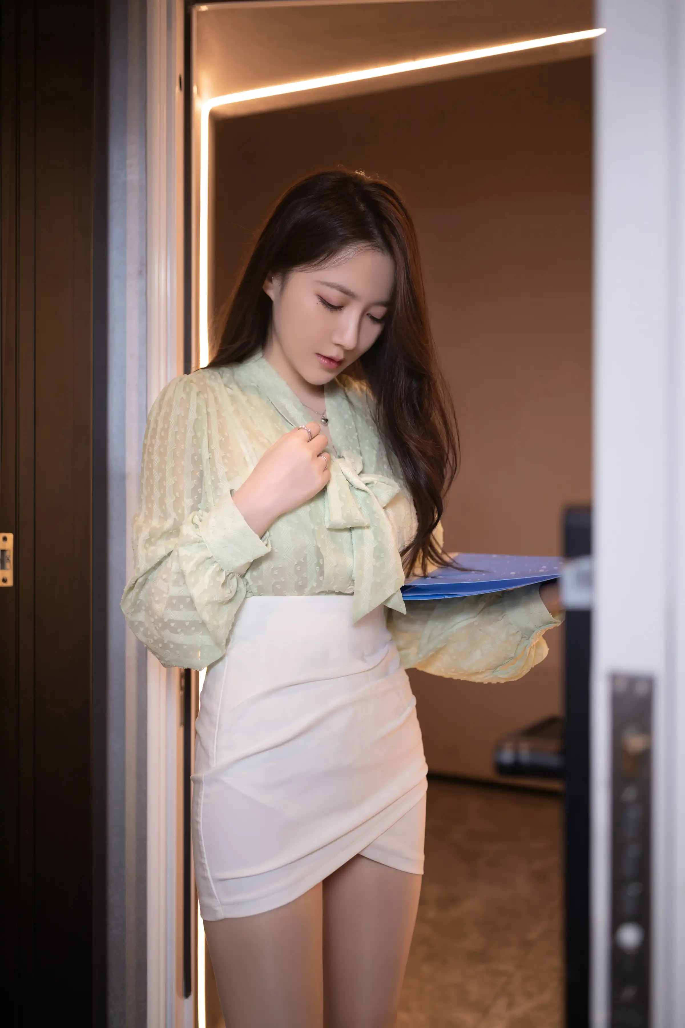 XiuRen Extra FW0129 鱼子酱 XiuRen Extra FW0129 鱼子酱